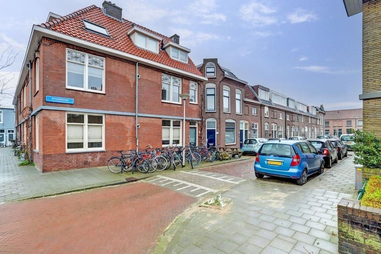 Spacious upper-floor apartment with terrace in Hof van Delft - Image 6