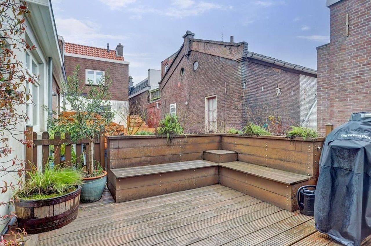 Spacious upper-floor apartment with terrace in Hof van Delft - Image 5