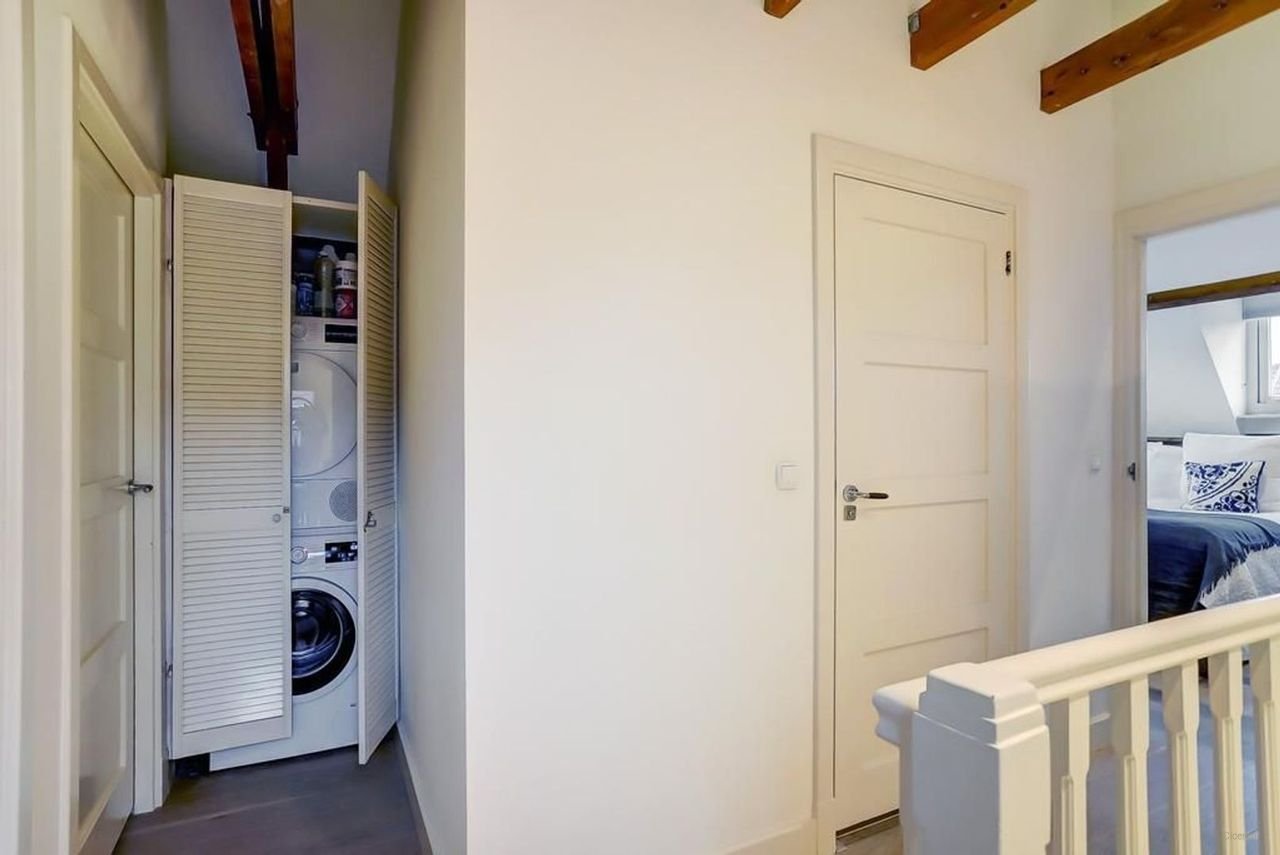 Spacious upper-floor apartment with terrace in Hof van Delft - Image 15