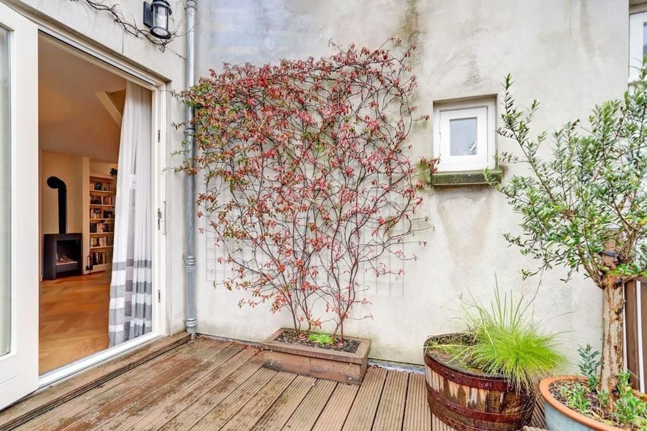 Spacious upper-floor apartment with terrace in Hof van Delft - Image 14