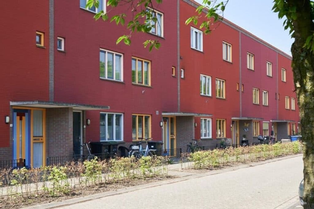 Studio with private garden in the Regenboogbuurt - Image 3