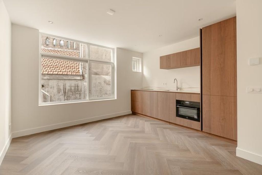 Gerenoveerde bovenwoning aan het Thorbeckeplein - Afbeelding 2