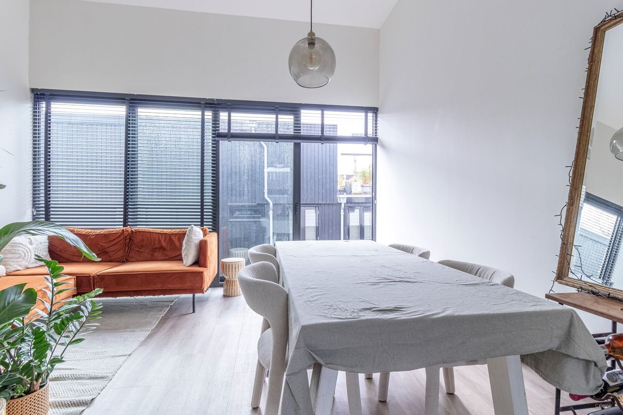 Moderne woonboot (2020) aan het IJsbaanpad - Afbeelding 6