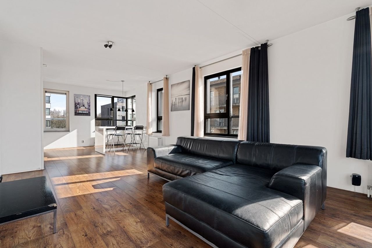 Licht hoekappartement met eigen parking - Afbeelding 2