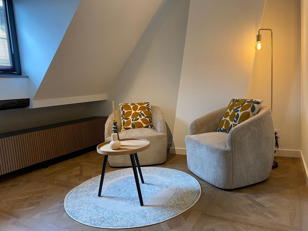 Renovated studio with mezzanine in Wyck - Image 1