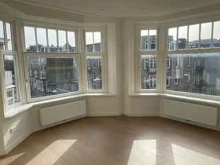 Gerenoveerd appartement in De Pijp (82m²)