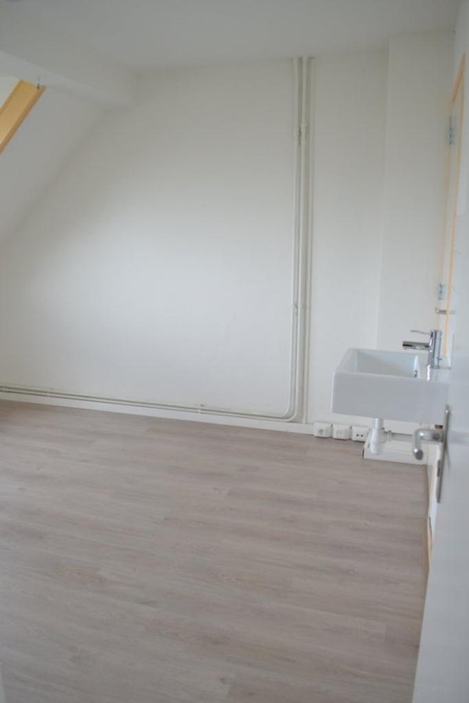Kamer met wastafel in Laanhuizen - Afbeelding 2