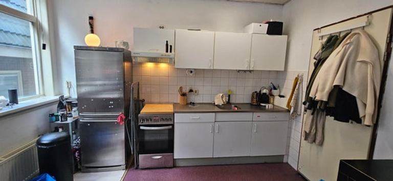 Kamer van 25 m2 met eigen keuken - Afbeelding 2