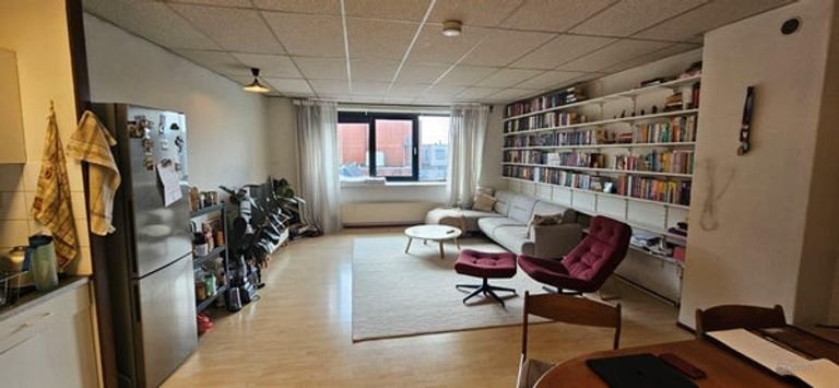 Grote kamer (41m²) met eigen keuken - Afbeelding 2