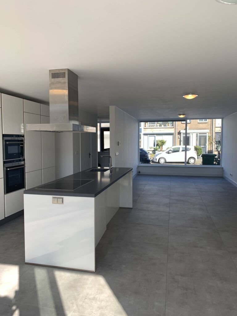 Gerenoveerd huis met diepe tuin - Afbeelding 3