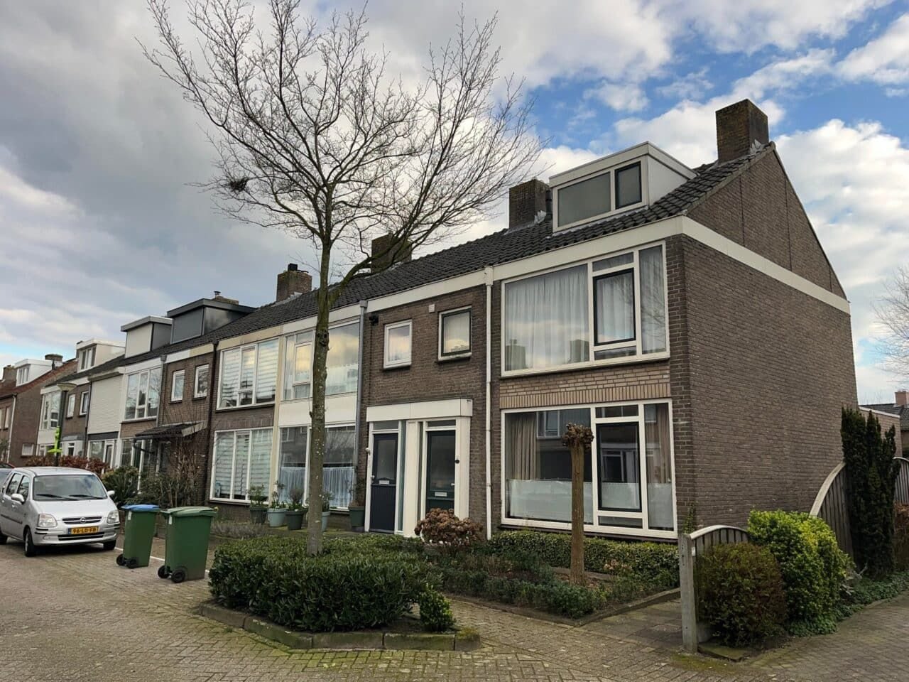 Gerenoveerd huis met diepe tuin - Afbeelding 1