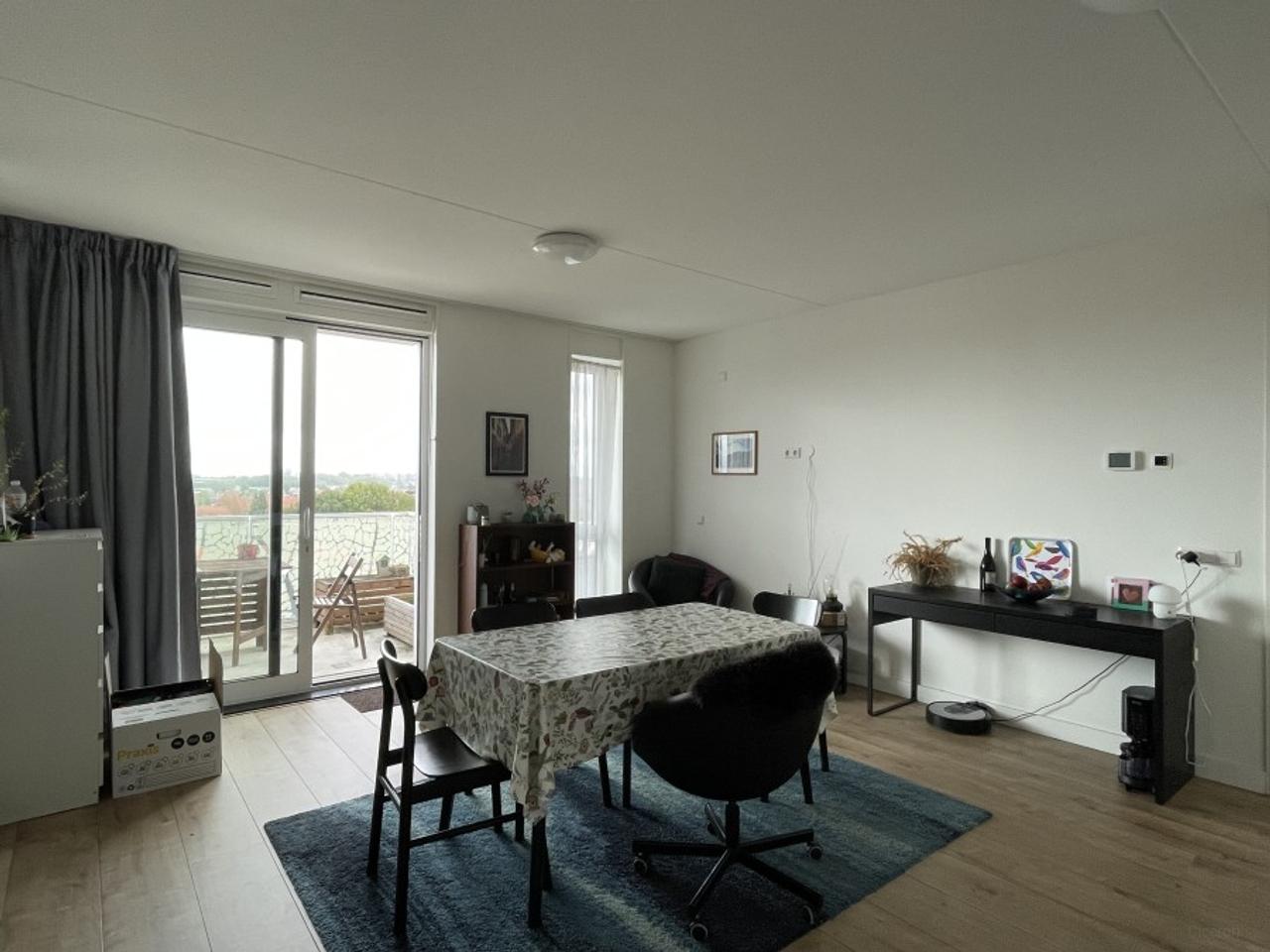 Licht 2-kamerappartement met balkon - Afbeelding 2