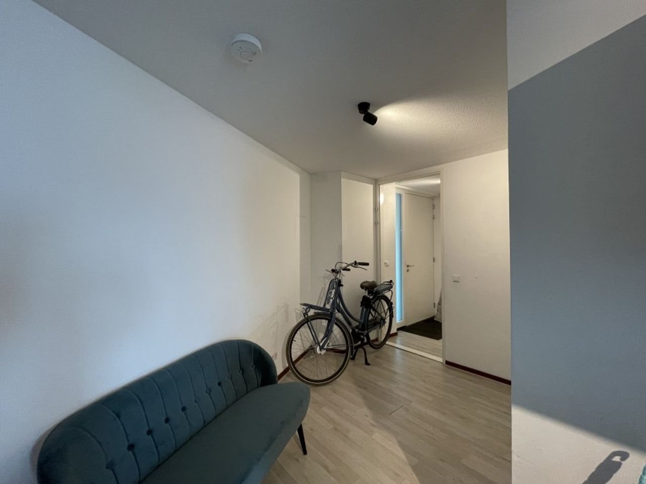 Licht 3-kamer appartement op de 10e verdieping - Afbeelding 2