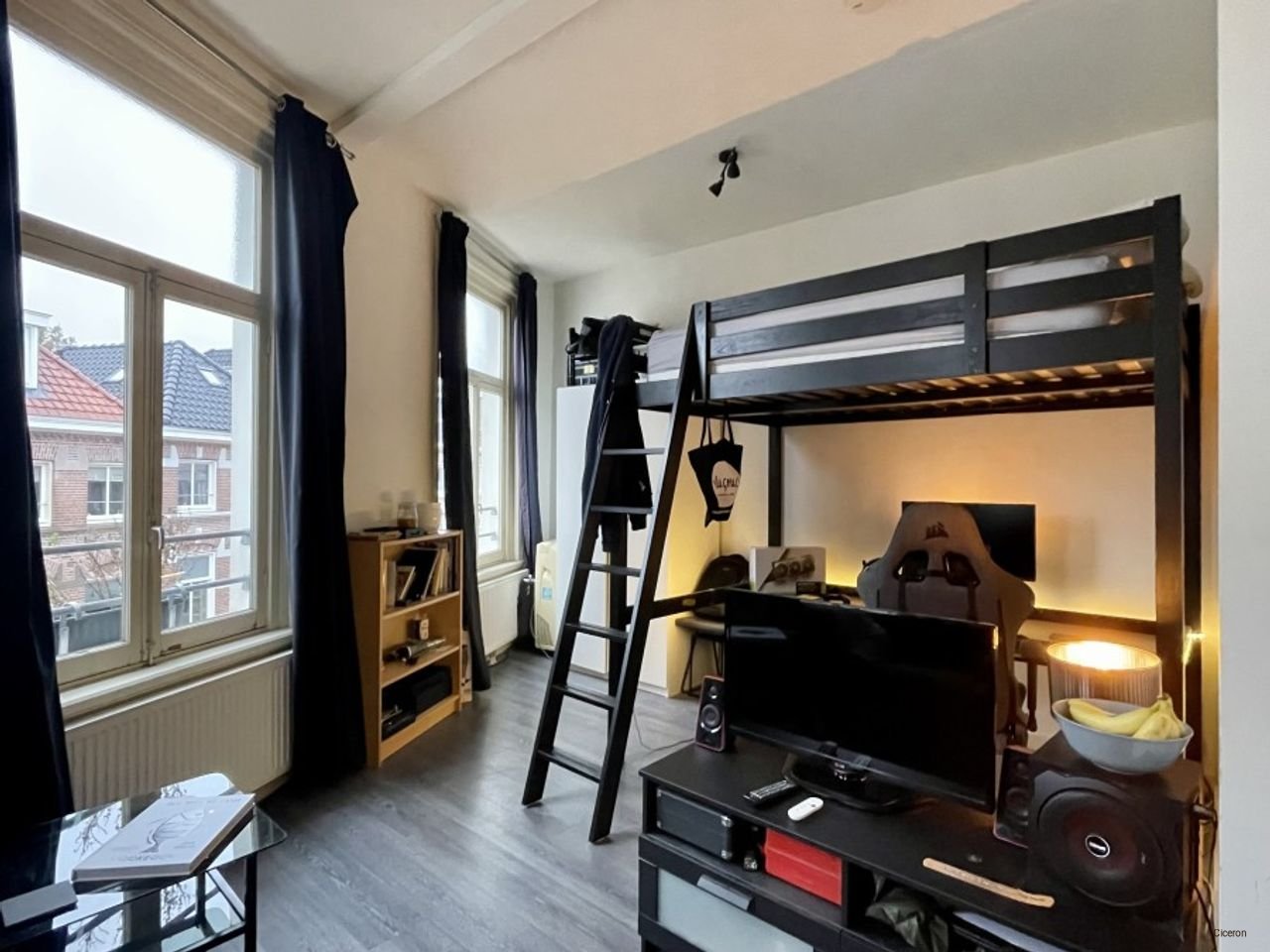 Bright studio in the Spijkerkwartier - Image 3