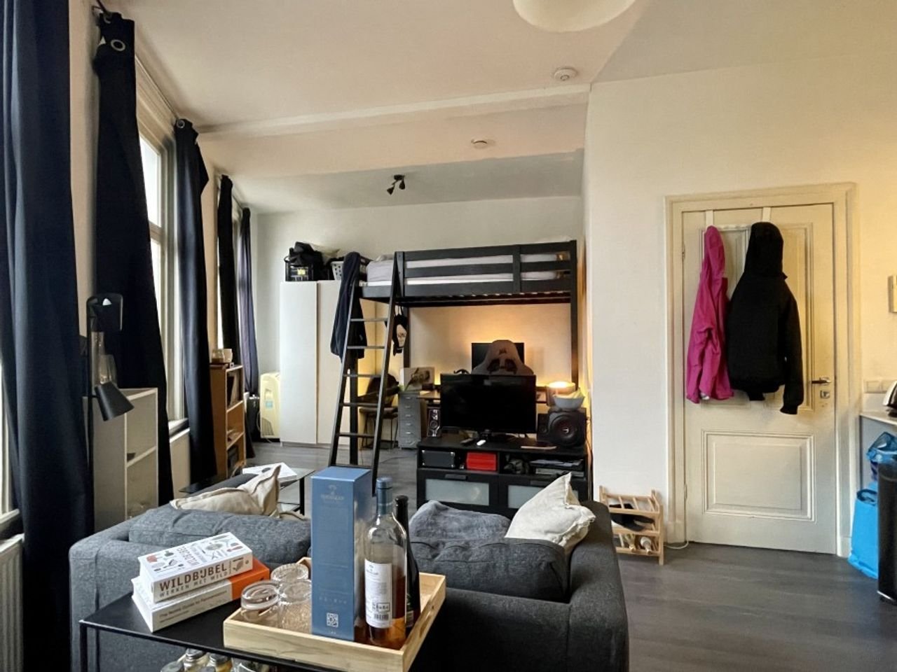 Bright studio in the Spijkerkwartier - Image 2