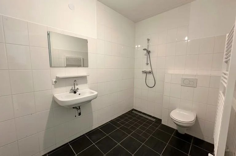 Modern apartment with huge terrace - Image 16