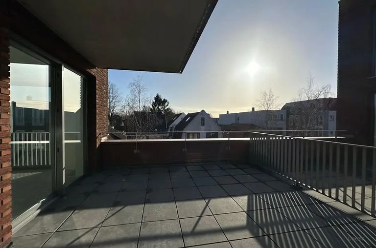 Modern apartment with huge terrace - Image 20