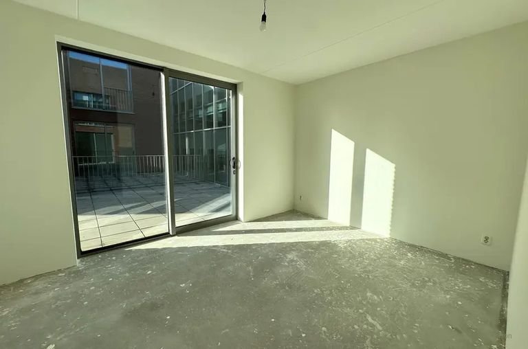 Modern apartment with huge terrace - Image 13