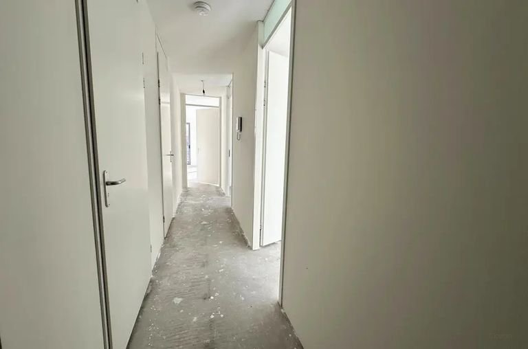 Modern apartment with huge terrace - Image 14