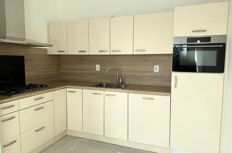 Modern apartment with huge terrace - Image 6