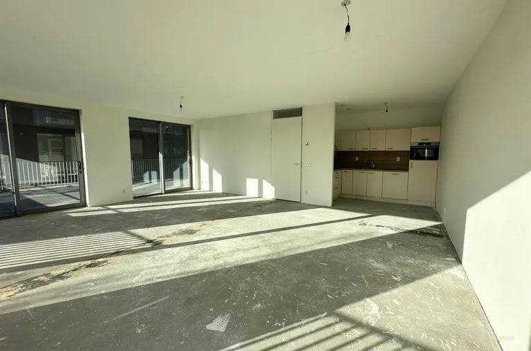 Modern apartment with huge terrace - Image 11