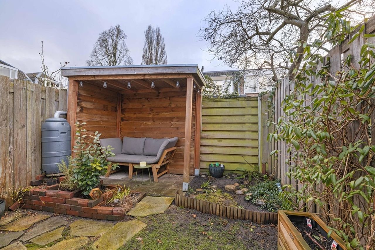 Renovated house with sunny garden in Oudwijk - Image 39