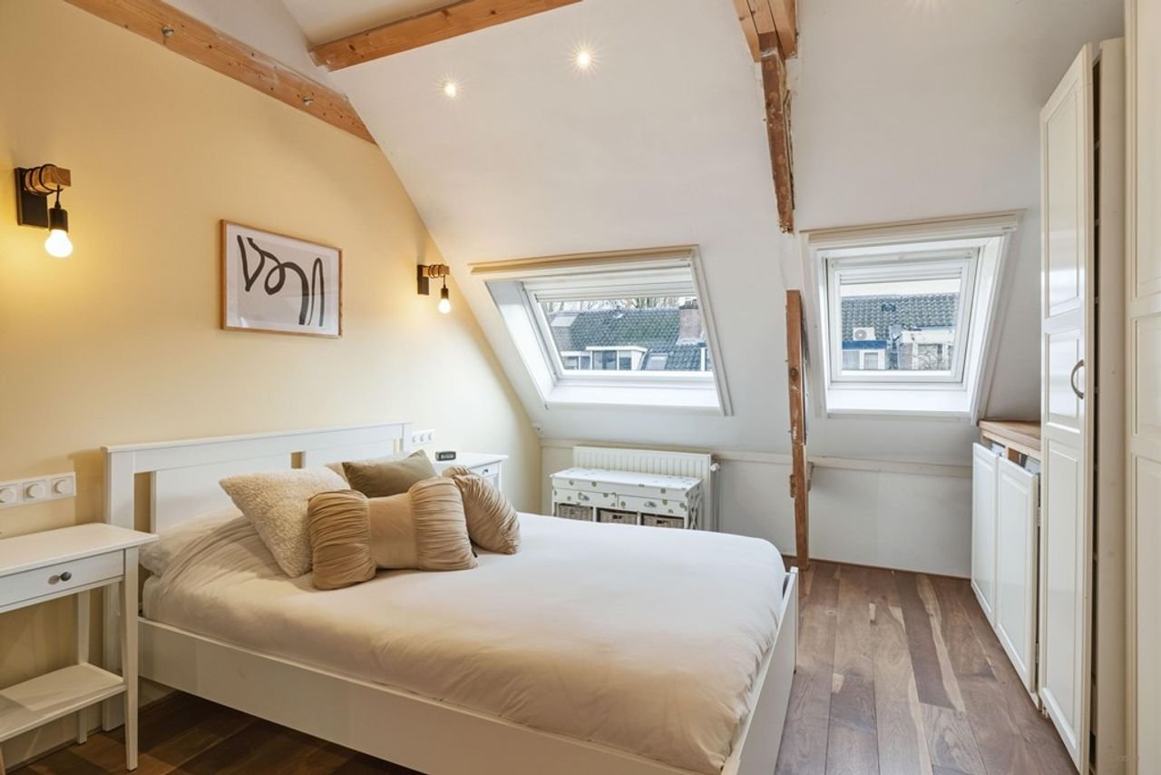 Renovated house with sunny garden in Oudwijk - Image 22