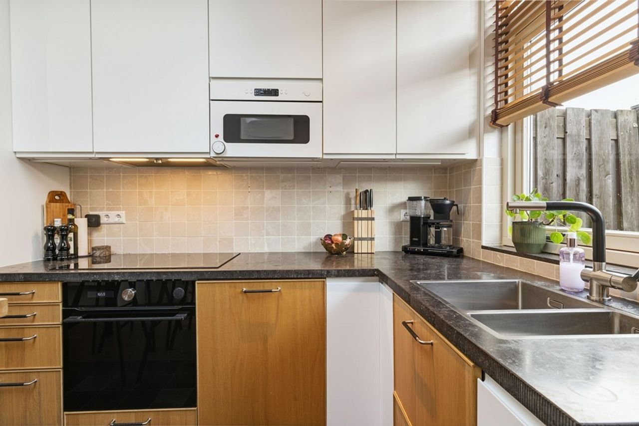 Renovated house with sunny garden in Oudwijk - Image 13