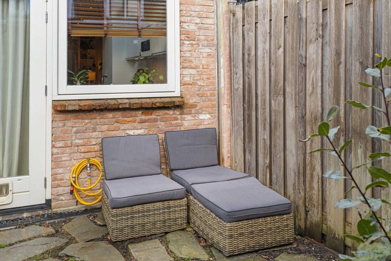 Renovated house with sunny garden in Oudwijk - Image 40