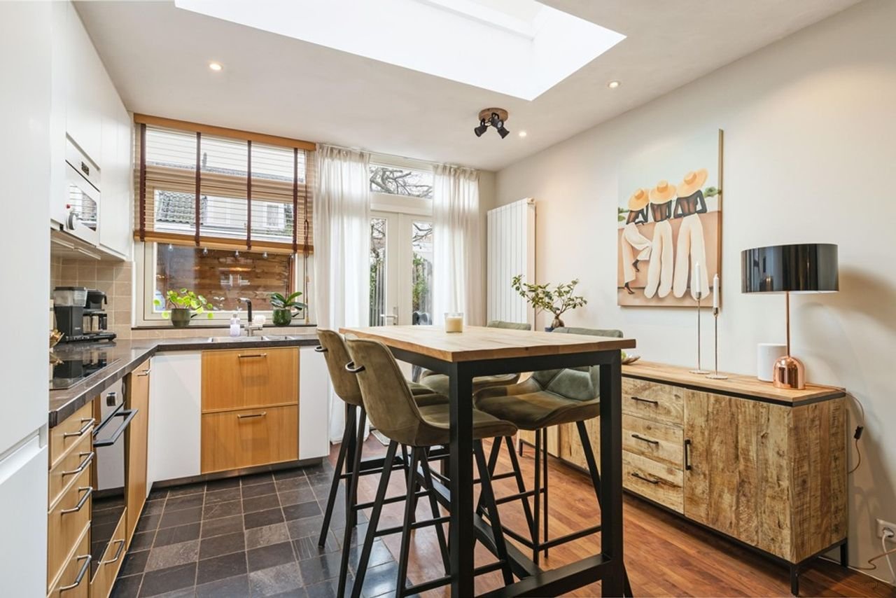 Renovated house with sunny garden in Oudwijk - Image 16