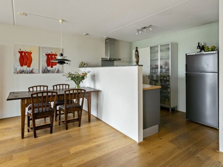 Bright Paleiskwartier apartment with private parking space - Image 6