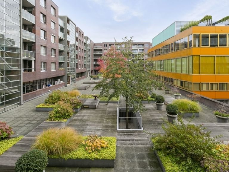 Bright Paleiskwartier apartment with private parking space - Image 13