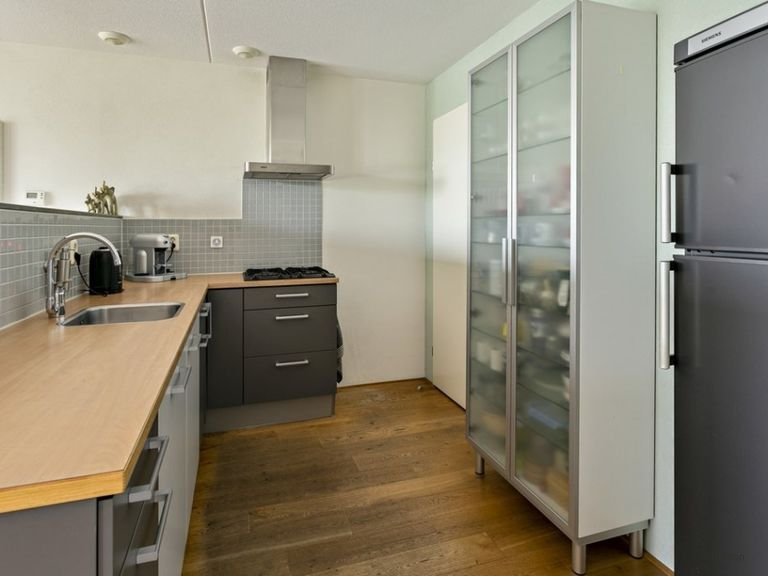 Bright Paleiskwartier apartment with private parking space - Image 7