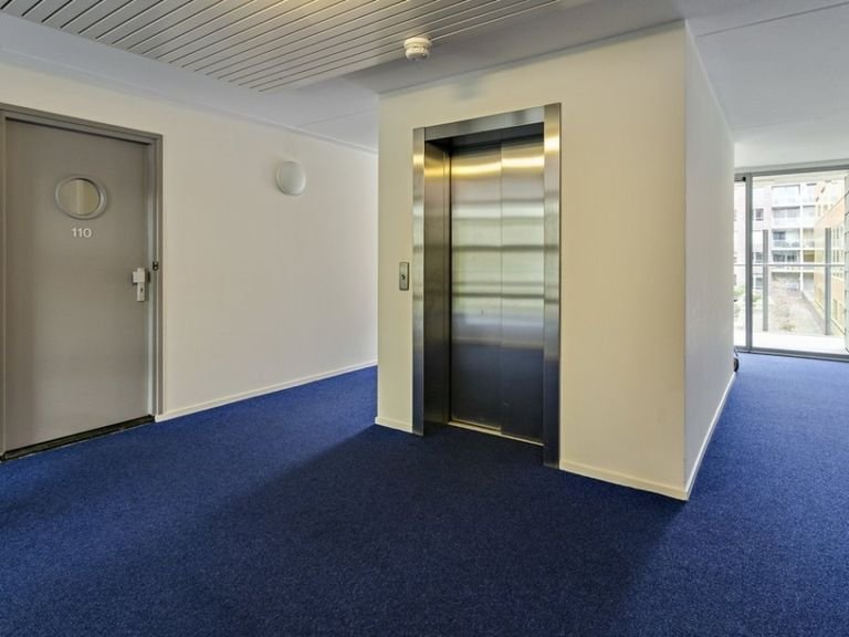 Bright Paleiskwartier apartment with private parking space - Image 16