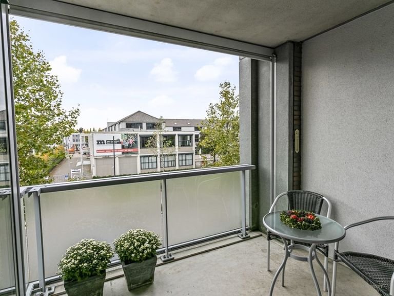 Bright Paleiskwartier apartment with private parking space - Image 4