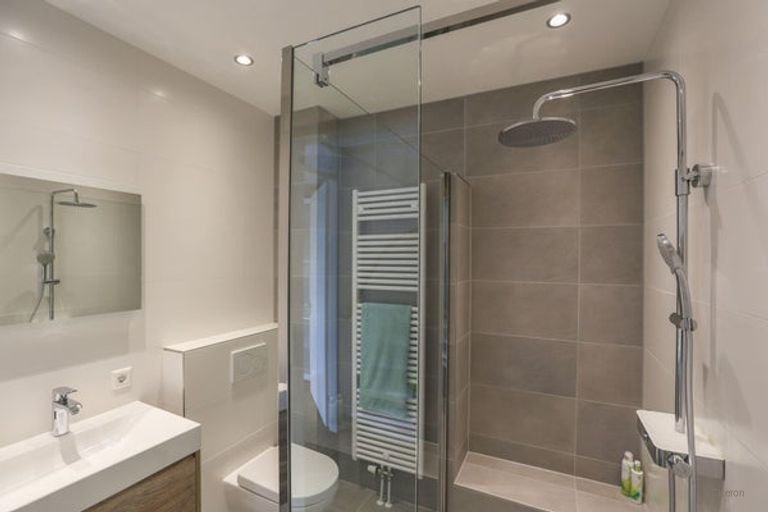 Spacious 4-bedroom house in Weidevenne - Image 13