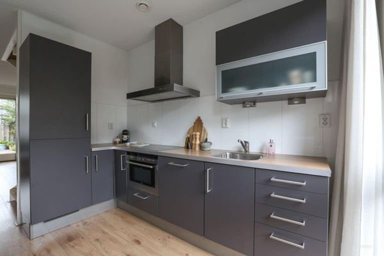 Spacious 4-bedroom house in Weidevenne - Image 6