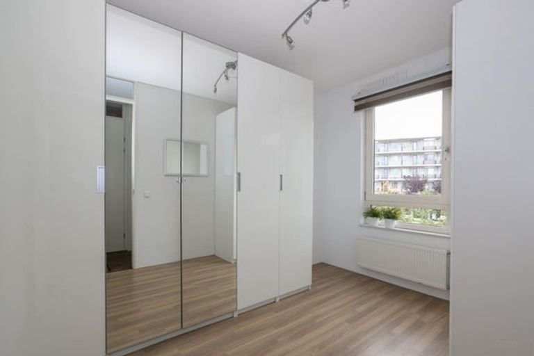 Spacious 4-bedroom house in Weidevenne - Image 16