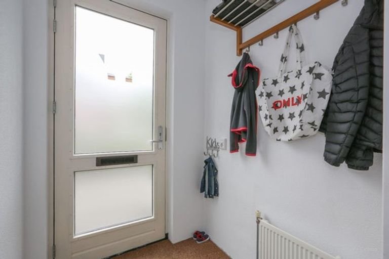 Spacious 4-bedroom house in Weidevenne - Image 21