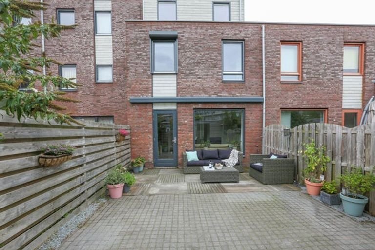 Spacious 4-bedroom house in Weidevenne - Image 25