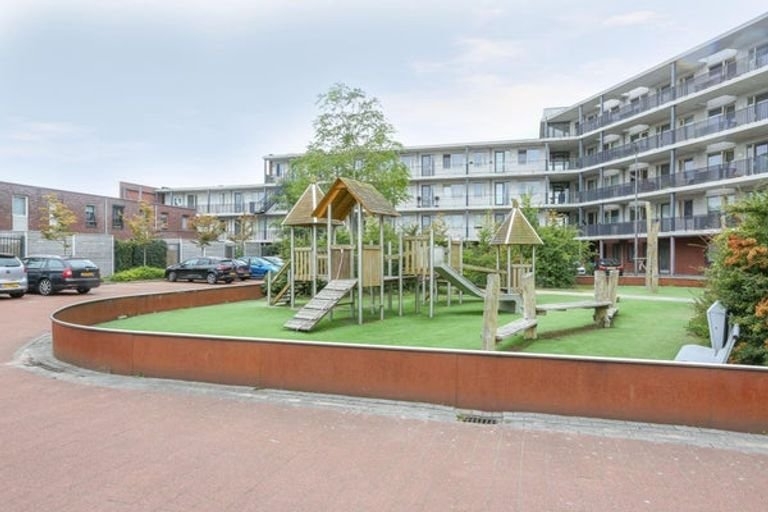 Spacious 4-bedroom house in Weidevenne - Image 29