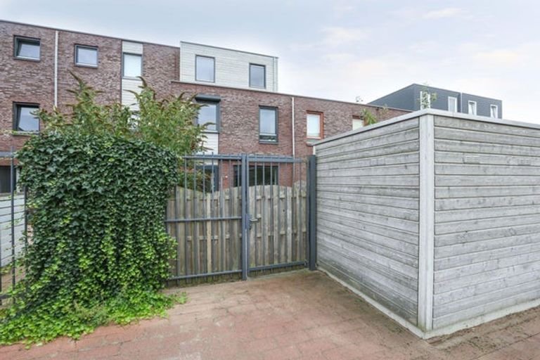 Spacious 4-bedroom house in Weidevenne - Image 27