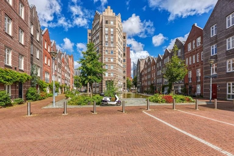 Royaal appartement met stadsgezicht - Afbeelding 1