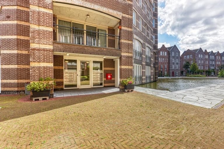 Royaal appartement met stadsgezicht - Afbeelding 2