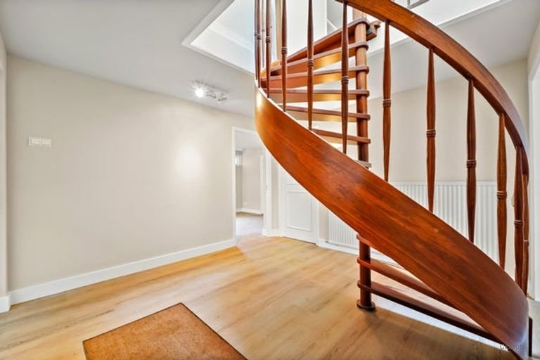 Renovated villa near the sea - Image 11