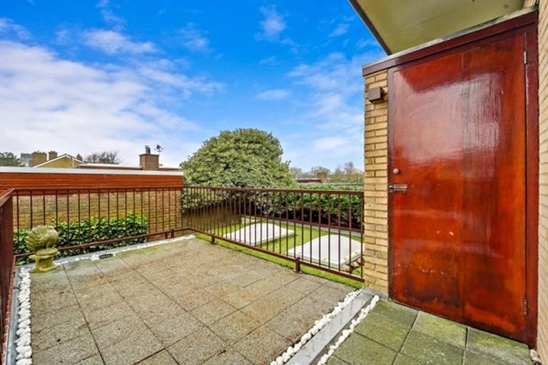 Renovated villa near the sea - Image 30