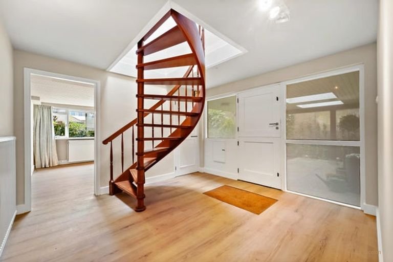 Renovated villa near the sea - Image 8