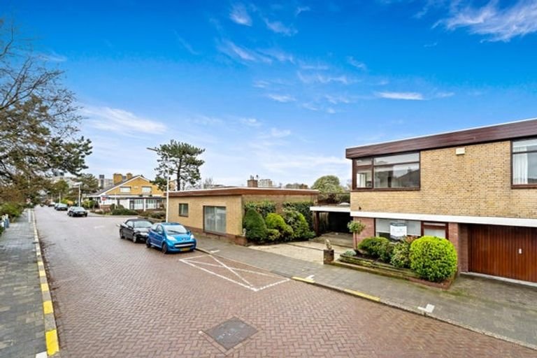 Renovated villa near the sea - Image 3