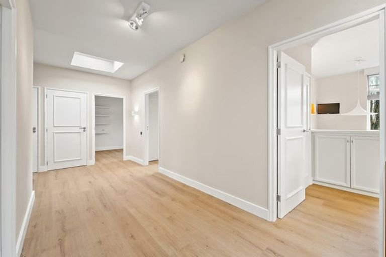 Renovated villa near the sea - Image 19