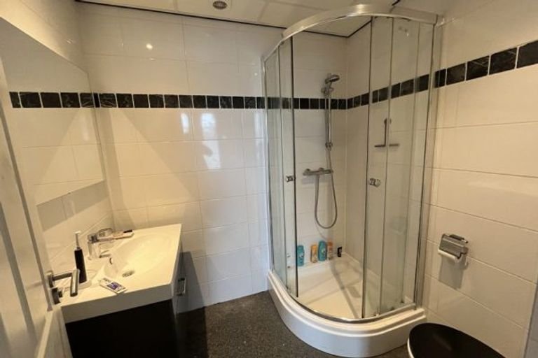 Renovated ground-floor apartment with energy label A - Image 10